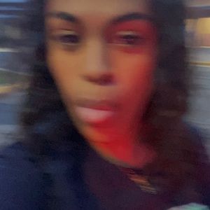 Meet your Posher, Lina